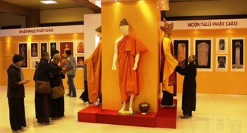 Tìm đặc trưng riêng cho sắc phục Phật giáo Việt Nam