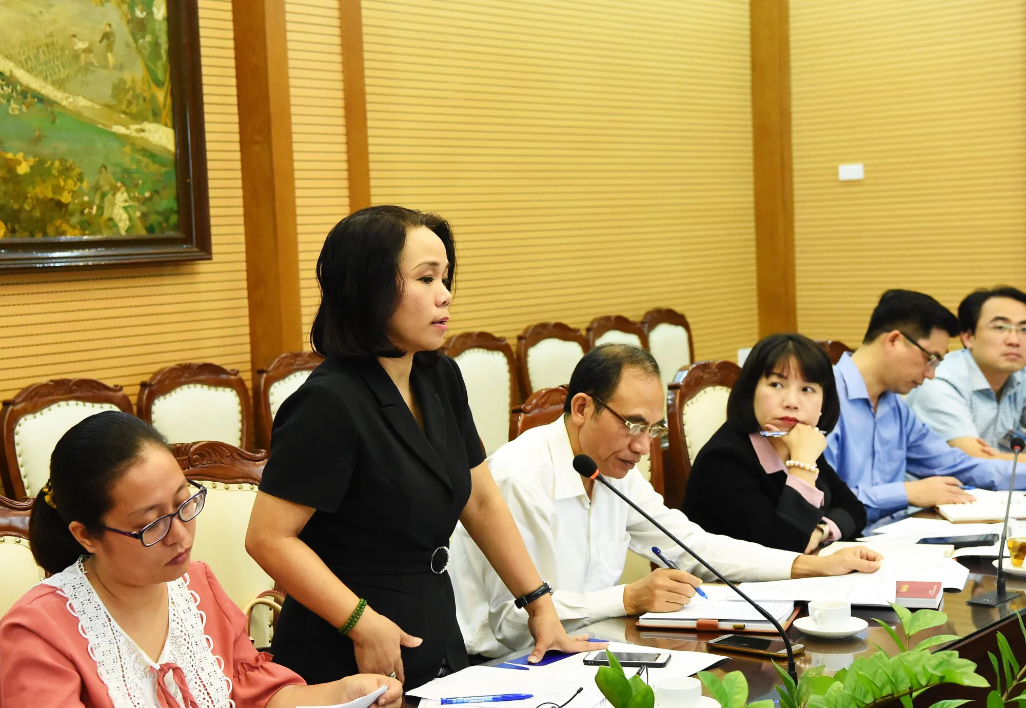 UBND Huyện Thanh Trì : Họp triển khai kế hoạch tổ chức Hội thảo khoa học tôn vinh về nhân vật Lịch sử " Sư bà Phương Dung và Tu bổ Tôn tạo khu Lăng mộ ", nhân dịp Thủ đô kỷ niệm 1010 năm Thăng long Hà Nội