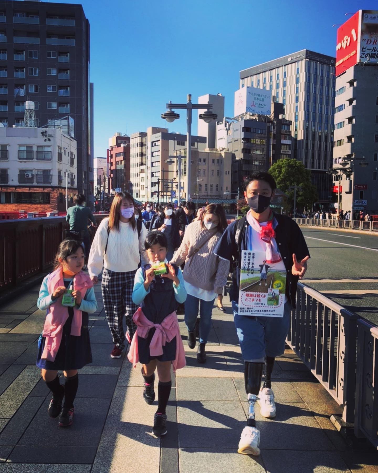 Hình ảnh truyền cảm hứng từ chàng trai Nhật Bản: ” Tàn nhưng không phế”-15