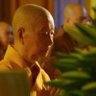 Làm bạn với hiền thánh