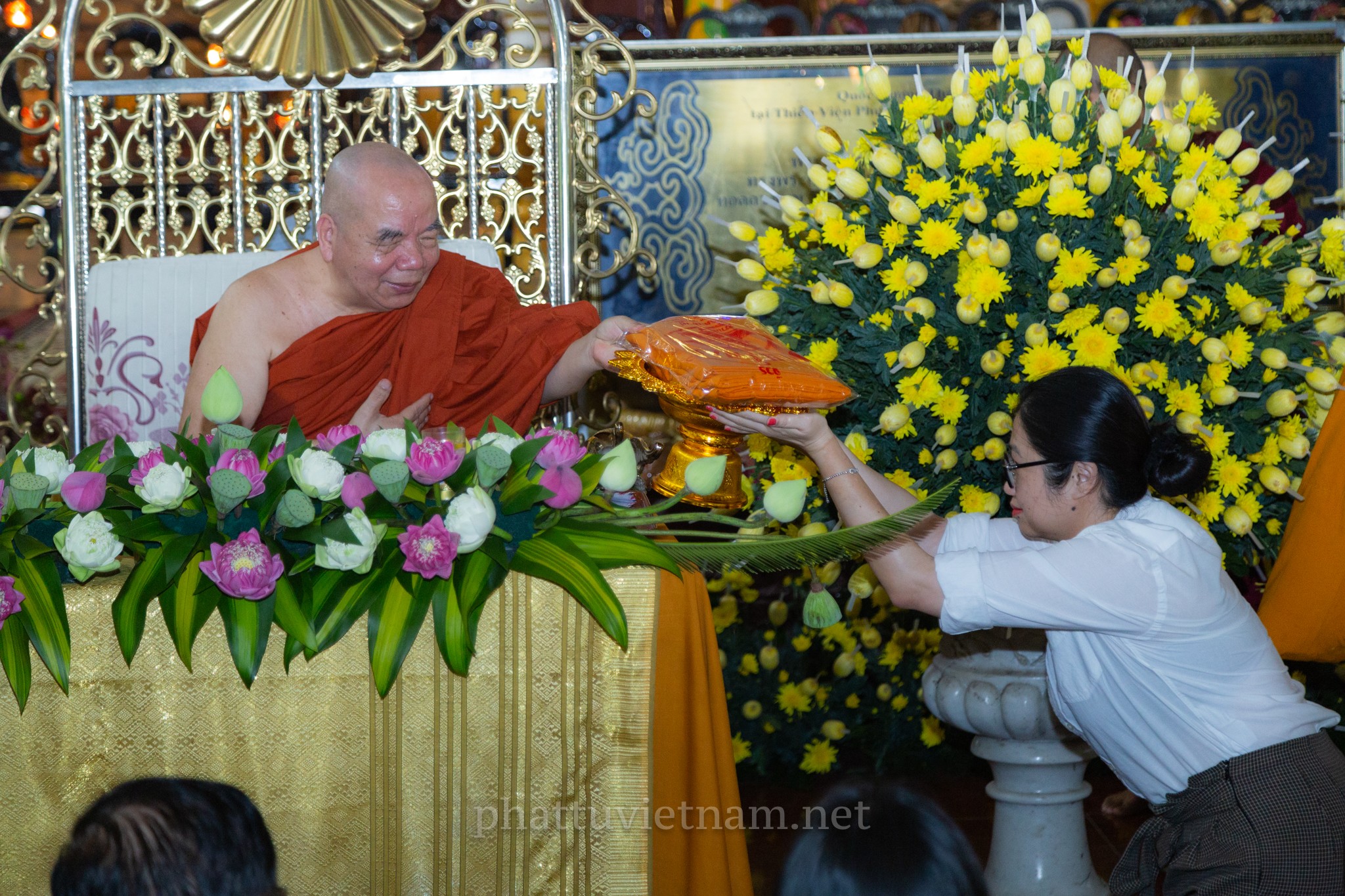 Đồng Nai: Đại lễ dâng y Kathina tại thiền viện Phước Sơn PL.2564-24