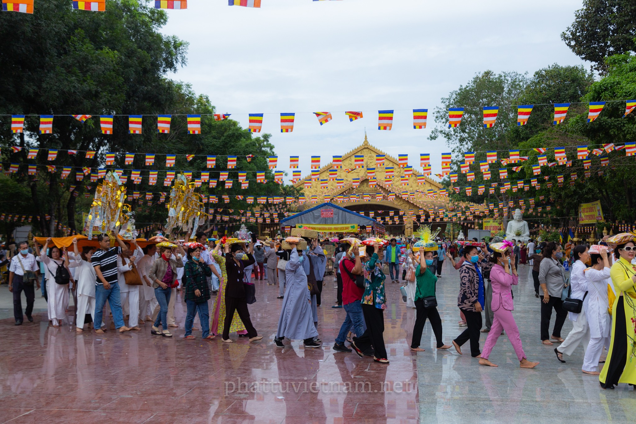 Đồng Nai: Đại lễ dâng y Kathina tại thiền viện Phước Sơn PL.2564-26