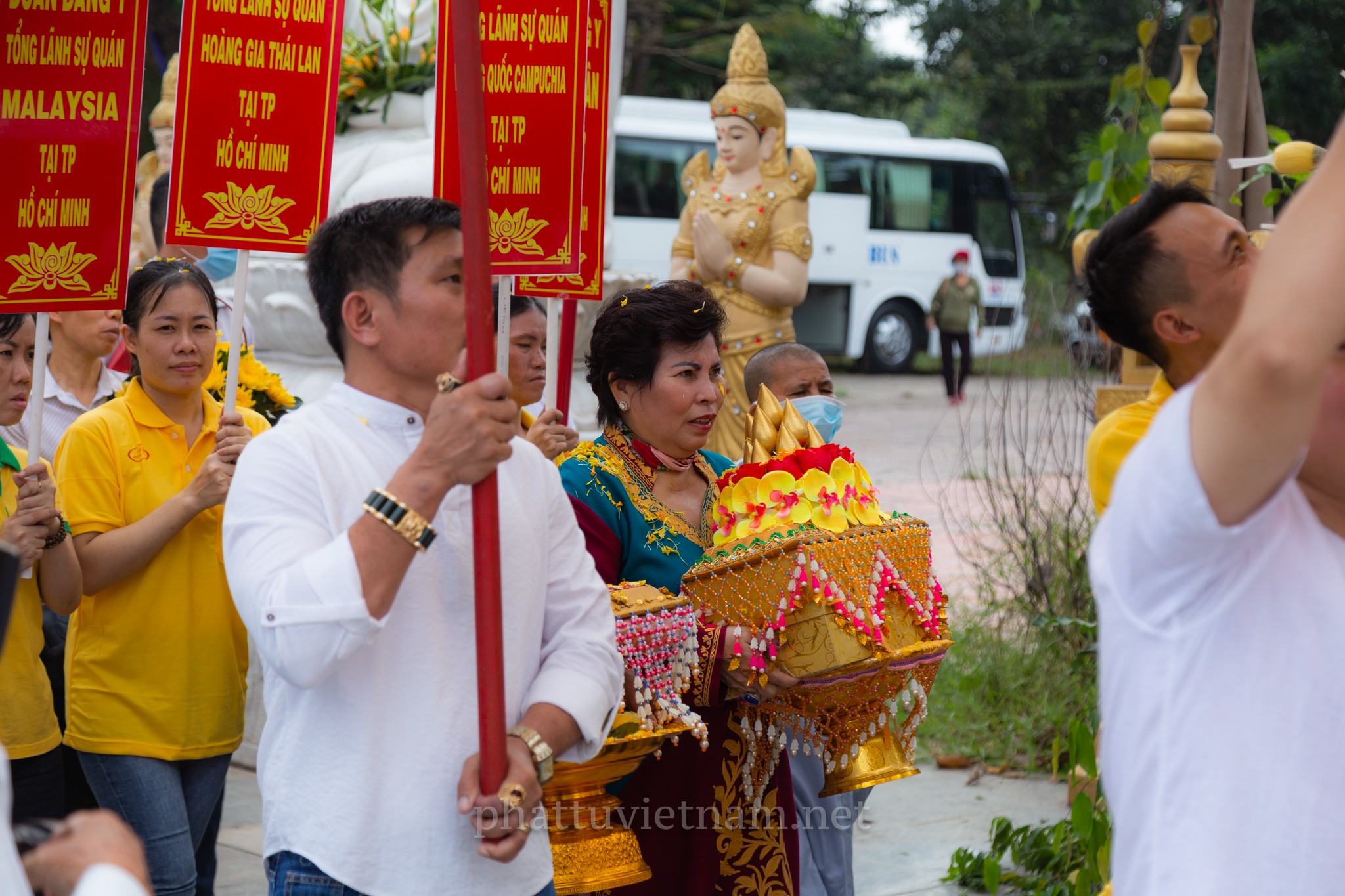 Đồng Nai: Đại lễ dâng y Kathina tại thiền viện Phước Sơn PL.2564-10