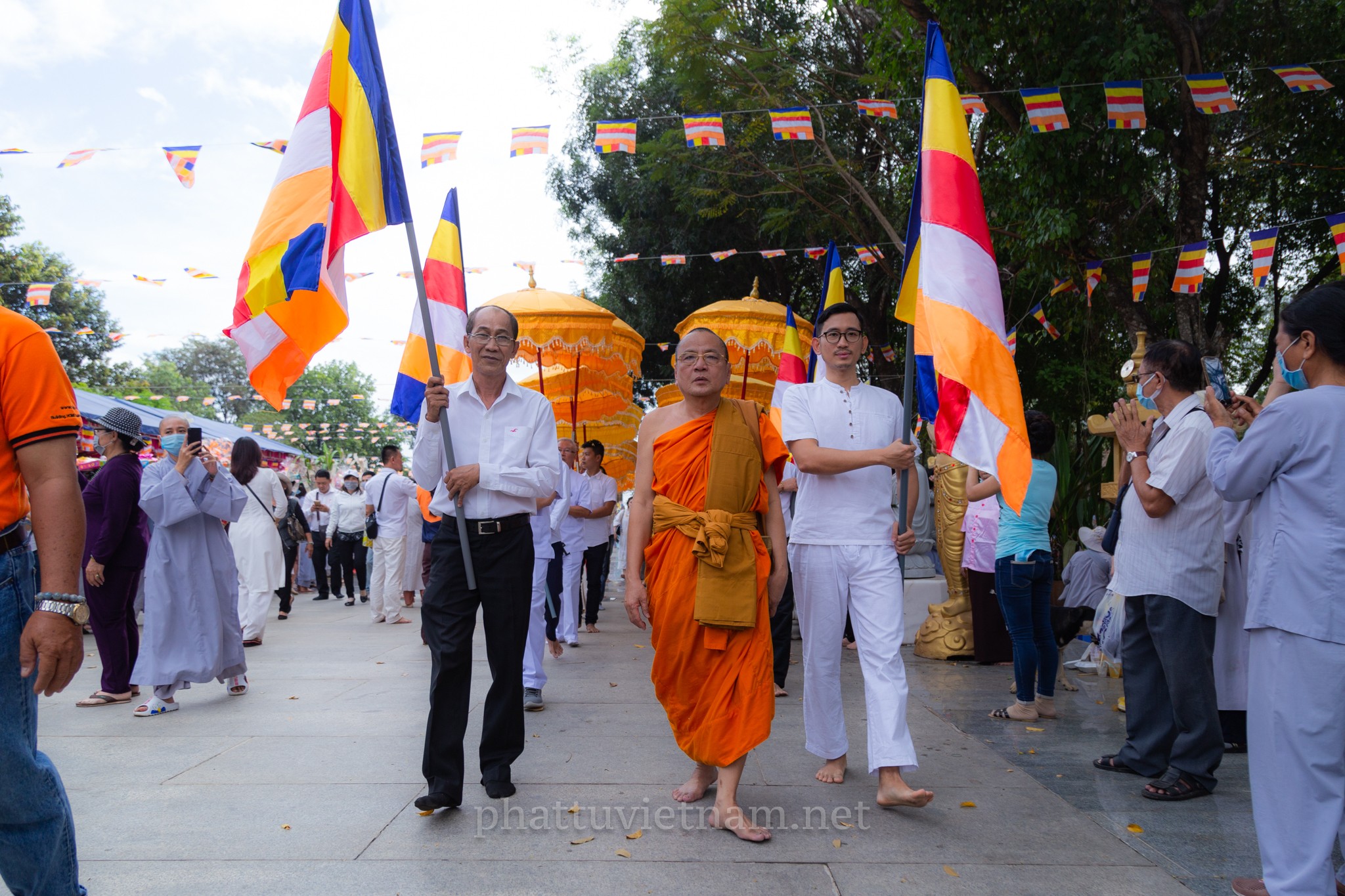 Đồng Nai: Đại lễ dâng y Kathina tại thiền viện Phước Sơn PL.2564-25