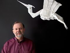 Ghi nhận, đồng cảm thay vì đánh giá, phán xét người khác