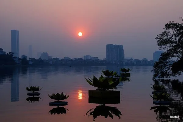 Nắng chiều Hồ Tây nhìn từ chùa Hoằng Ân