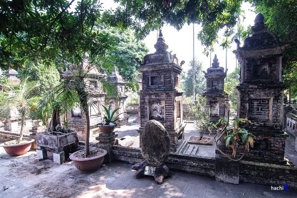 Năm 1991, chùa Hoằng Ân đã được xếp hạng Di tích lịch sử văn hóa cấp Quốc gia.