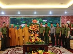 Hà Nội: Chư Tôn đức Trung ương Giáo hội Phật giáo Việt Nam chúc mừng ngày truyền thống công an nhân dân