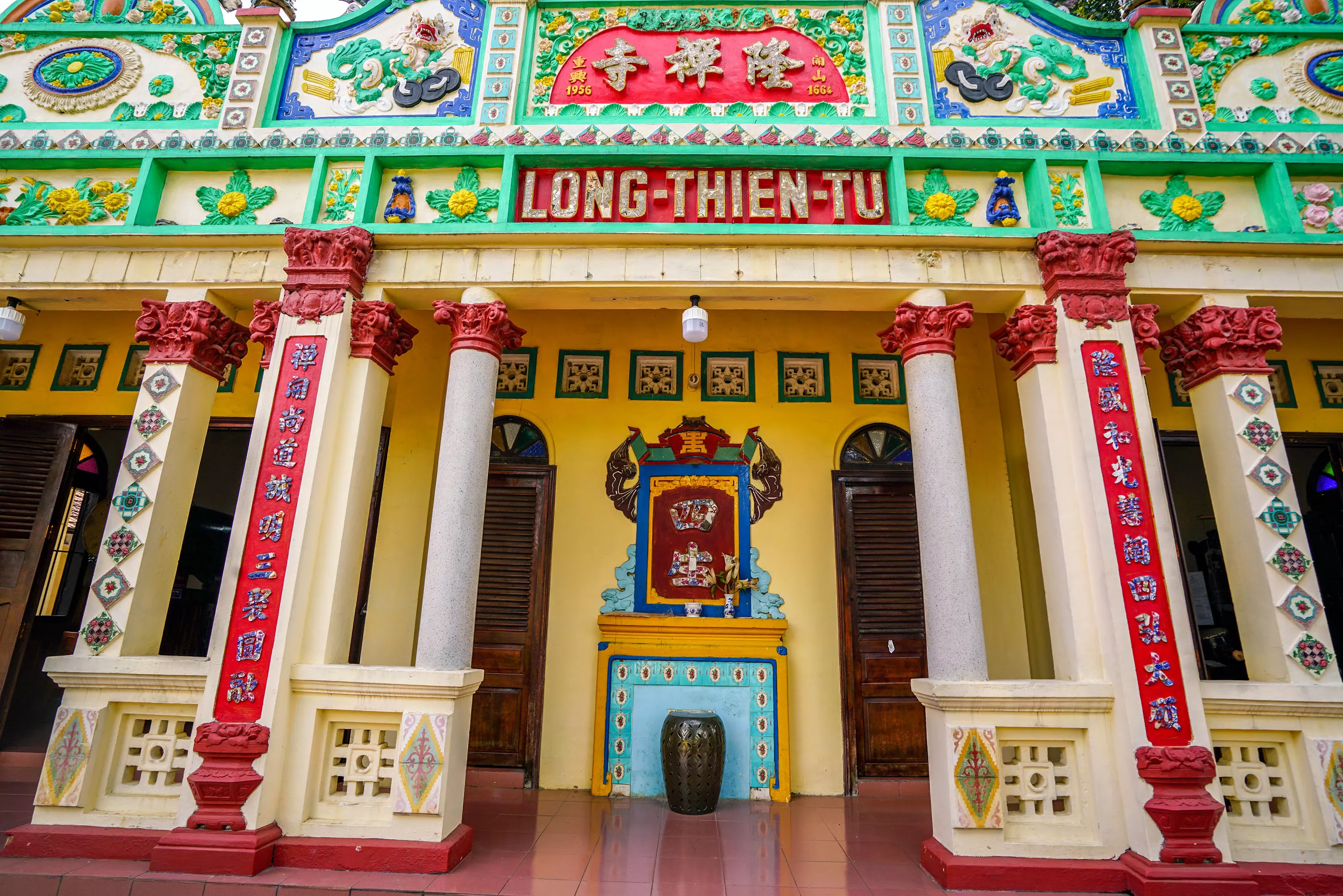 Bên sông Đồng Nai có ngôi cổ tự Long Thiền