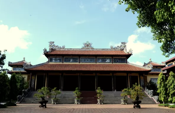 Tự viện Phật giáo xứ Huế và miền Trung