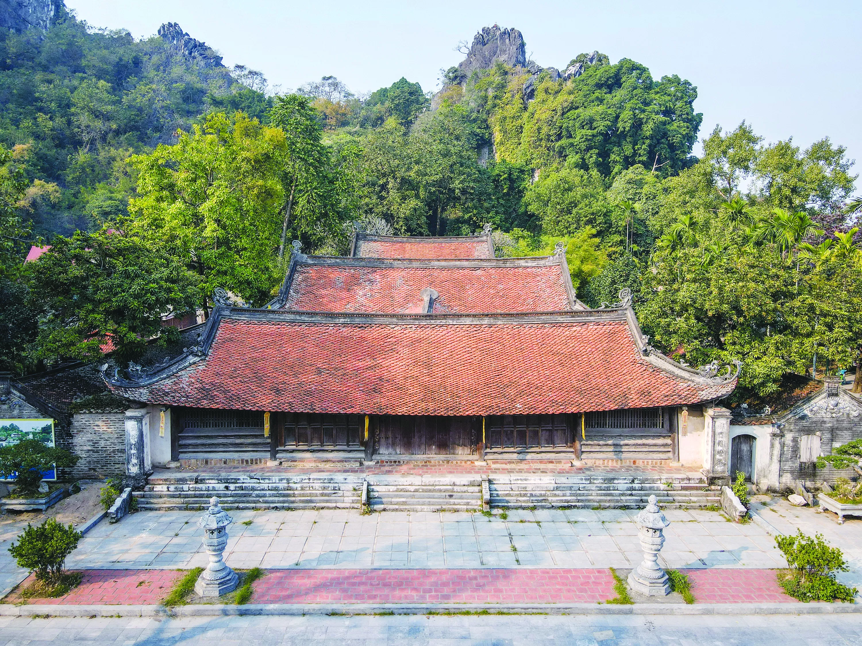 Kiến trúc chùa và không gian bài trí tượng Phật trong các ngôi chùa Việt ở khu vực Đồng bằng Bắc bộ