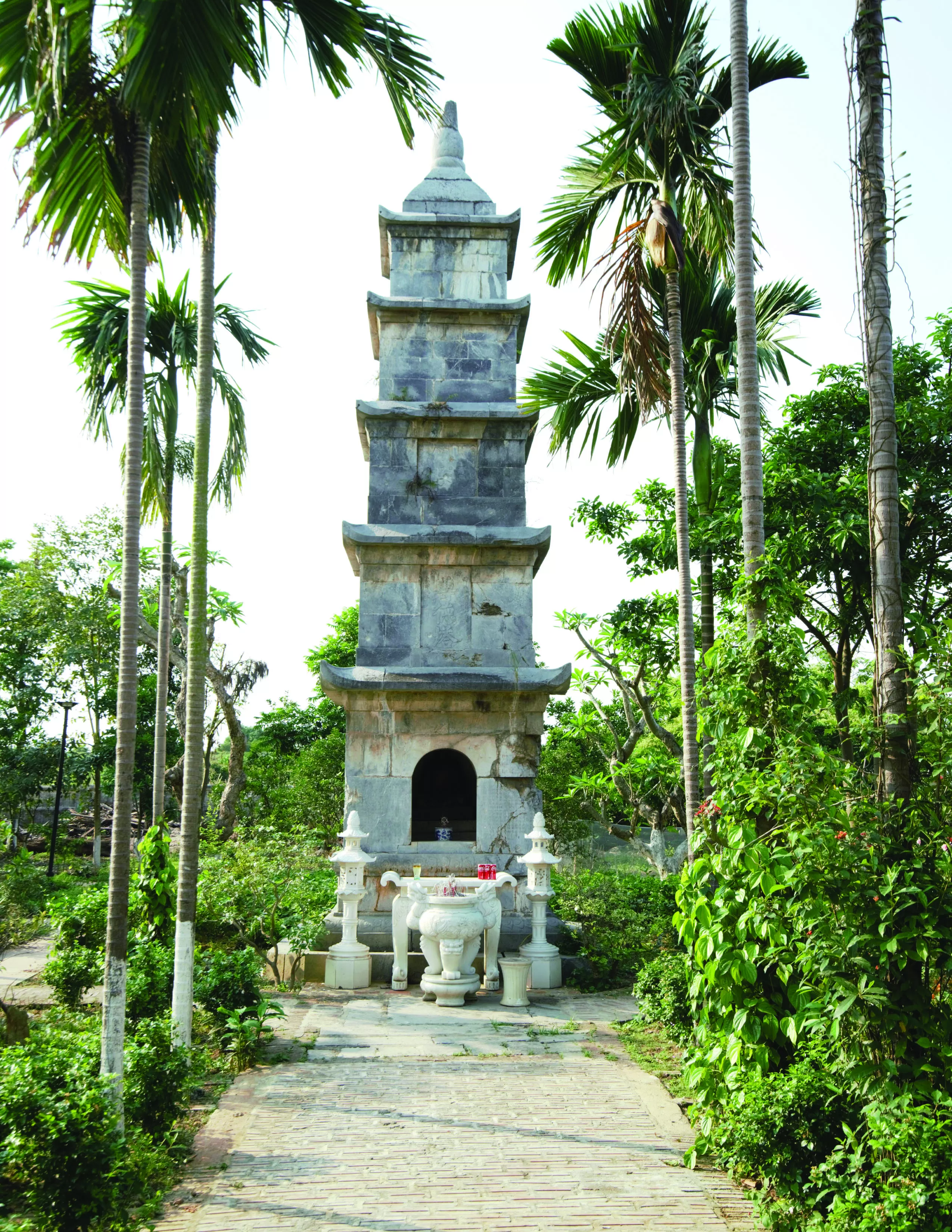 Quan niệm về phong thuỷ và sử liệu về quy mô, cấu trúc của một số ngôi chùa tiêu biểu ở Bắc Ninh Thế kỷ XVII-XVIII (qua tư liệu văn bia Phật giáo)