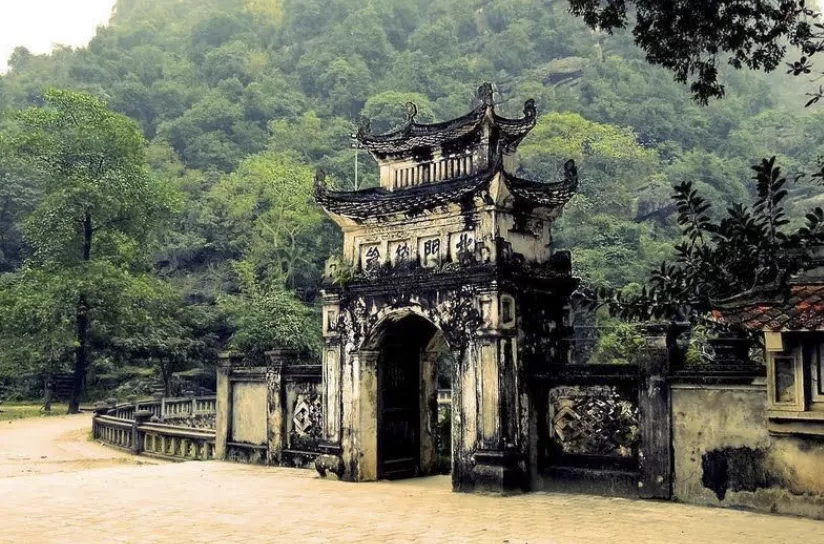 Thơ: Về thăm Cố đô Hoa Lư