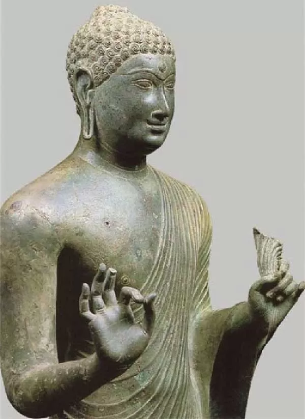 Huyền thoại hoá vương quyền và Phật pháp trong văn bia Đồng dương (C.66) - Tiếp cận từ thi pháp học văn học dân gian