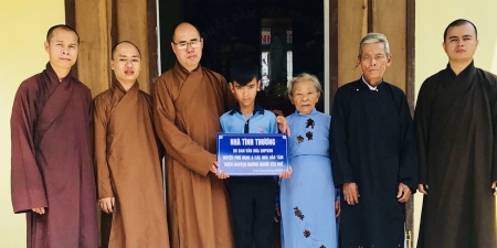 Thừa Thiên – Huế: Lễ trao nhà tình thương