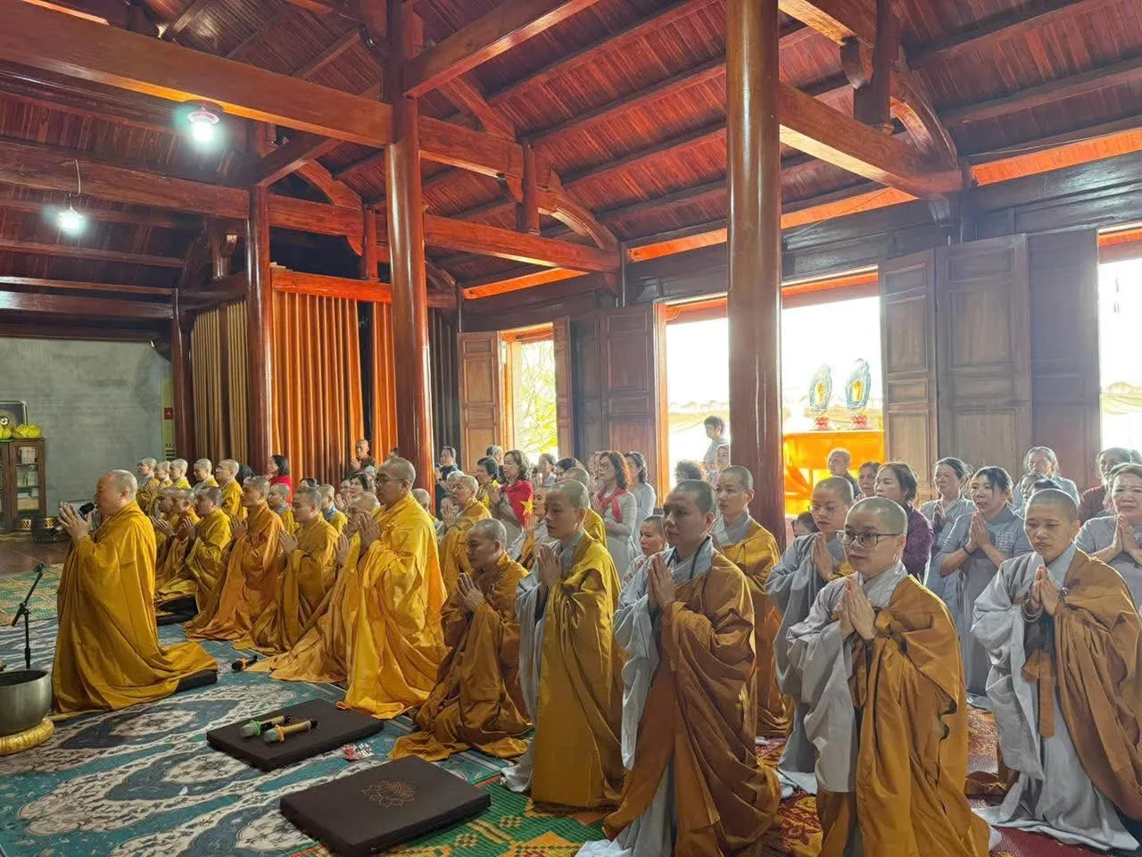 Trang nghiêm Lễ hội Đại đoàn kết tri ân tưởng niệm các Anh hùng Liệt sĩ Lào – Việt Nam tại Chùa Hữu Nghị, tỉnh Xiêng Khoảng (Lào)